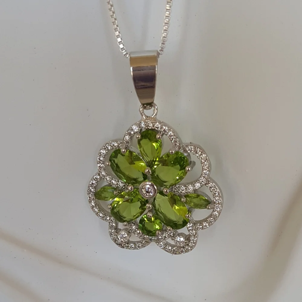 Peridot Green Zircon Pendant - Picture 6 of 9